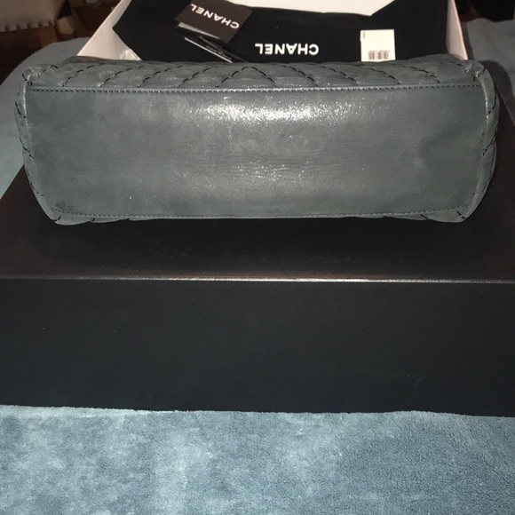 Chanel - Jumbo Chevron Flap - Picture 9 of 9